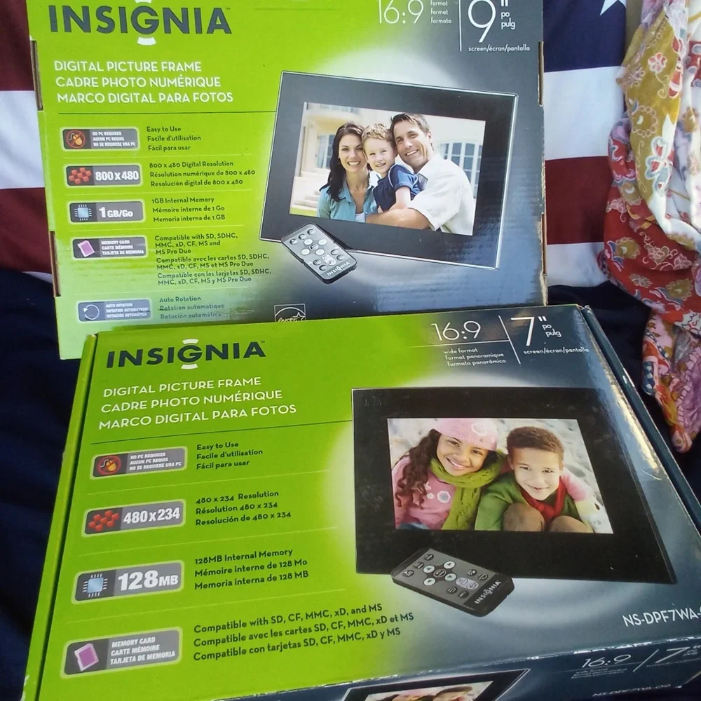 2 frames- Insignia Black Digital Picture Frames